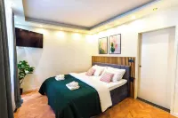 Elegant APT 5 min walk from Split center