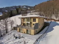 Sunlit Apartment Near Ski Area in Walchen - Pysäköinti
