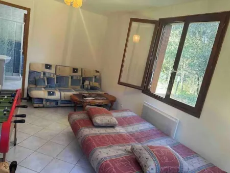 Vaste Villa au Coeur de la Pinède