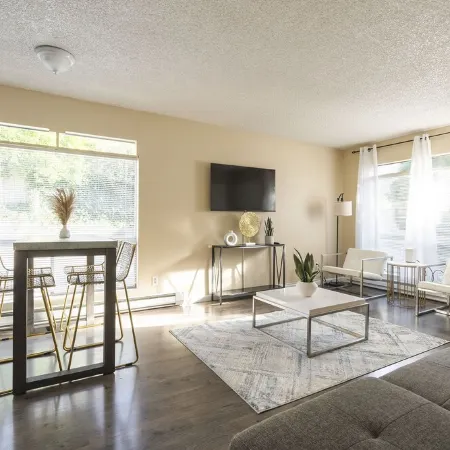 Walkable condo in heart of vibrant D/n Redmond, m/s from Microsoft, woodinville Отели в г. Редмонд