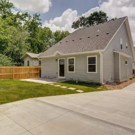Brand NEW Spacious 5-bedroom house in awesome Springfield near MSU and Mercy