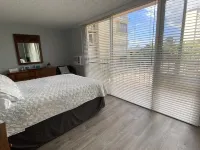 A One Bedroom Gem at the Diamond Head Beach Hotel - Queen Suite 602 Sleeps 4 다이아몬드 헤드 호텔