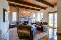 Luxurious Mountain Getaway with upscale amenities