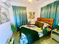 Casa Emerald, by the beach.