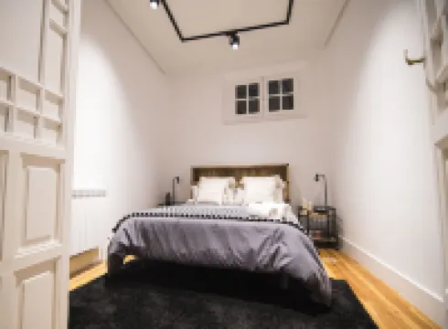 BEAUTIFUL DESIGN FLOOR IN THE CENTER FOR 6 PEOPLE