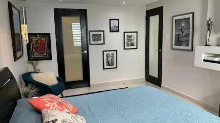 Paradis - Luxurious Apartment with Ocean View and Balcony.