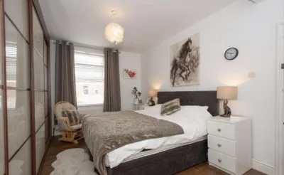 Beautiful, Character property in a fantastic central location Chaplaincy 주변 호텔