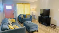 Cozy cottage minutes away from great fishing and ferry to the island!