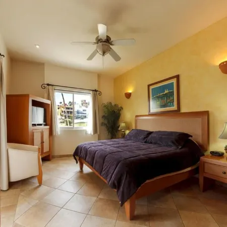 LUXURIOUS GOLF VILLA IN HOTEL ZONE- WALK TO BEACH/DOWNTOWN/RESORTS
