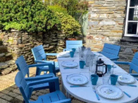 Charming  Listed Thatched Cottage with parking and short walk to sandy beach . Hotels in Crantock