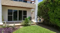 Affordable Beachfront  Paradise!     2 Bedrooms