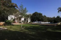 Family friendly villa with optional pool gate , close to Pollensa and the beach.