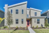 Beautiful 9 bedroom home with pool! Minutes away from theme parks. Hotels near Mindy O Water Park