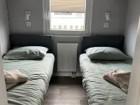 Nice and new cozy furnished chalet for 4 people, 800 meters from the beach. Hotels in Petten