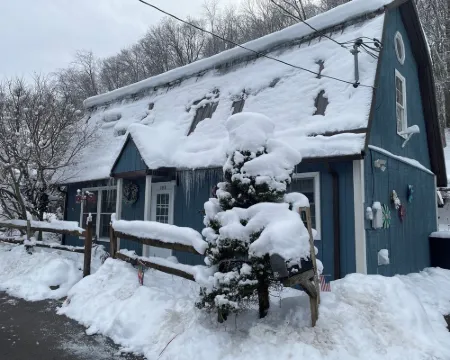 Country living close to town Hotels in Upshur County