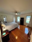 Cute 2 bed 1 bath home that sleeps 7 in a quiet neighborhood. Hotels in Brinkley