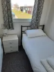 Outstanding 3 Bedroom Chalet, walk to beach, nr Gt Yarmouth & Norfolk Broads