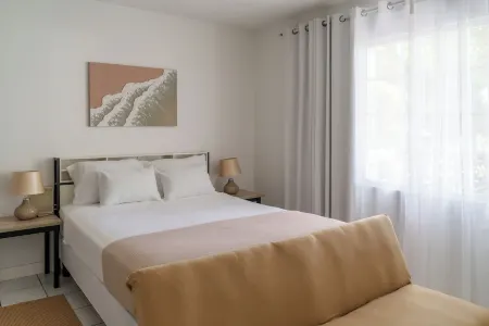 Tranquil Studio in Gated Community with Beach & Pool Отели в г. Монтего-Бей