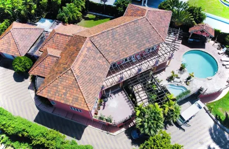 Villa Paradise- Pool, Jacuzzi & More Отели рядом с достопримечательностью «Sandals Cay»