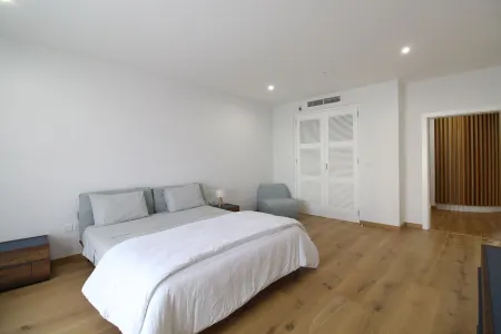 Stunning Seafront Portomaso Apartment w/terraces