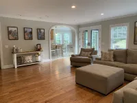 20 Minutes from the Hamptons! Quiet 4 bedroom getaway with pool.