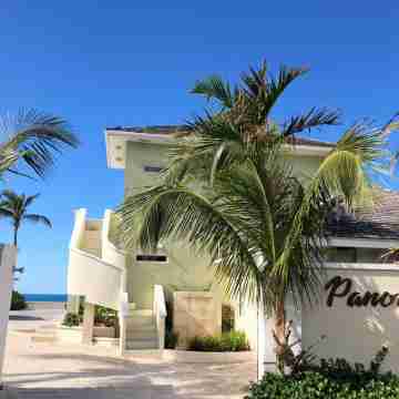 NEW & IMPROVED OCEANFRONT VILLA W/ INFINITY POOL & BEST SNORKELING! Sleeps 20 Hotel Exterior