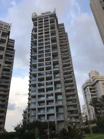 Ocean view mini penthouse on the 30th floor Отели рядом с достопримечательностью «Netanya»