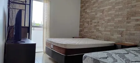 House 04 suites near the sea Отели рядом с достопримечательностью «Foz do Rio Guaratuba»