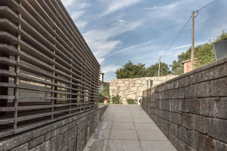 Casa de Vilar, Peneda Gerês Natural Park Отели в г. Гондориш