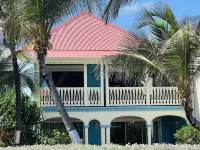 Splendid apartment in Orient Bay. Sea view. Large swimming pool. Tanker. Hotels near Oyster Pond