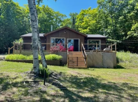 Cozy Coe Island Oasis