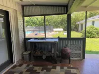 3-2 House with Pool and 2 Living Rooms, 1.5 Miles from Boerne Main St.