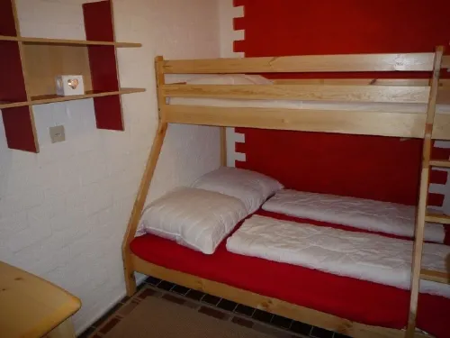 Child-friendly, beach, sea, golf, horseback riding, surfing, swimming, cycling.