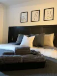 Cozy Suburban Retreat • Free Parking • Close to Montreal DownTown Hôtels à proximité de : Pratt & Whitney Canada