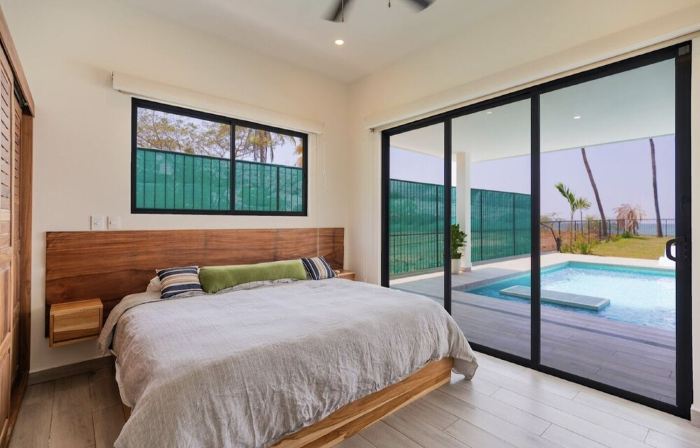 Casa Natalia: Luxurious Oceanfront Villa with Housekeeping and Concierge