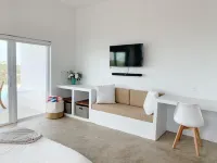 Modern Studio with Great view, Pool, close to beach
