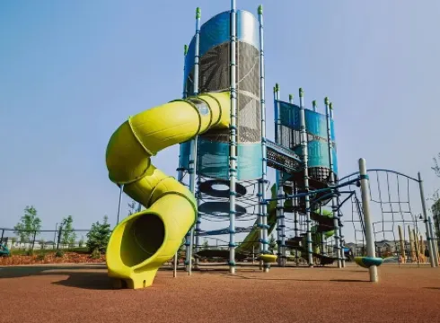 A peaceful cozy three bedroom, home away from home, near Spruce Meadows