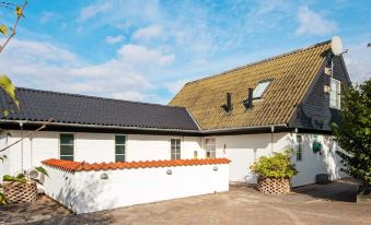 10 Person Holiday Home in Allingabro-by Traum