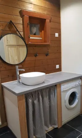 Cosy wooden chalet classified as furnished holiday accommodation