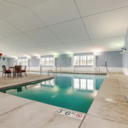 Door County Townhome Pool Access, 1 Mi to Beach!