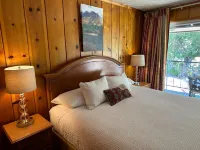 Piazza's Pine Cone Inn Hotels in Kernville