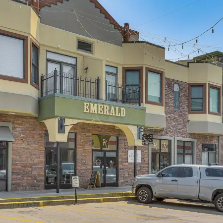 Expansive Edwards Condo on Main Street w/ Views!