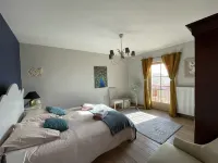 Le P'Tit Louis Hotels in Saint-Cyr-les-Colons