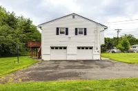 6 Mi to Frelinghuysen Arboretum: Parsippany Home