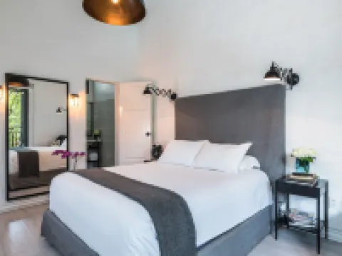 ลาส กาซาส เบดแอนด์เบรกฟาสต์ โรงแรม สปา และ ร้านอาหาร โรงแรมในเกวร์นาวากา