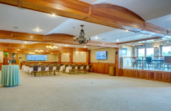 Golden Arrow Lakeside Resort