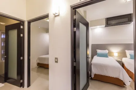 Marialicia Suites, Hotel Boutique Отели в г. Сан Себастьян Тутла