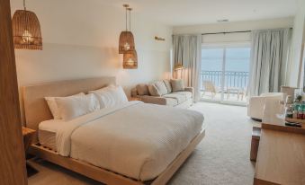 Shoreline Hotel