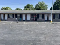 Budget Host Three Crowns Motor Lodge - Parking