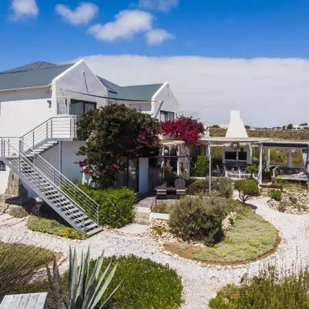 Farr Out Guest House